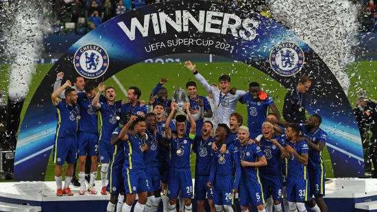 Chelsea papildina kolekciju ar UEFA Superkausa trofeju